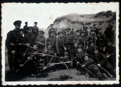 David Davidov dans l'armée bulgare (4e à partir de la gauche)